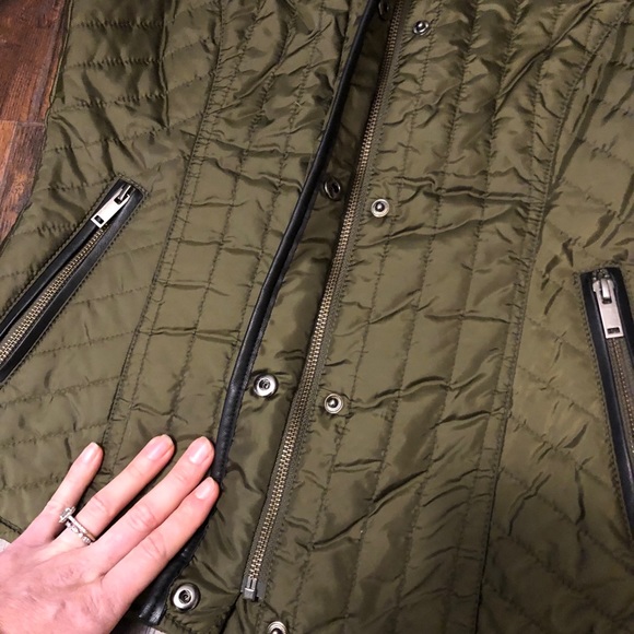 Banana Republic Quilted Field Vest - Army Green - Picture 4 of 11